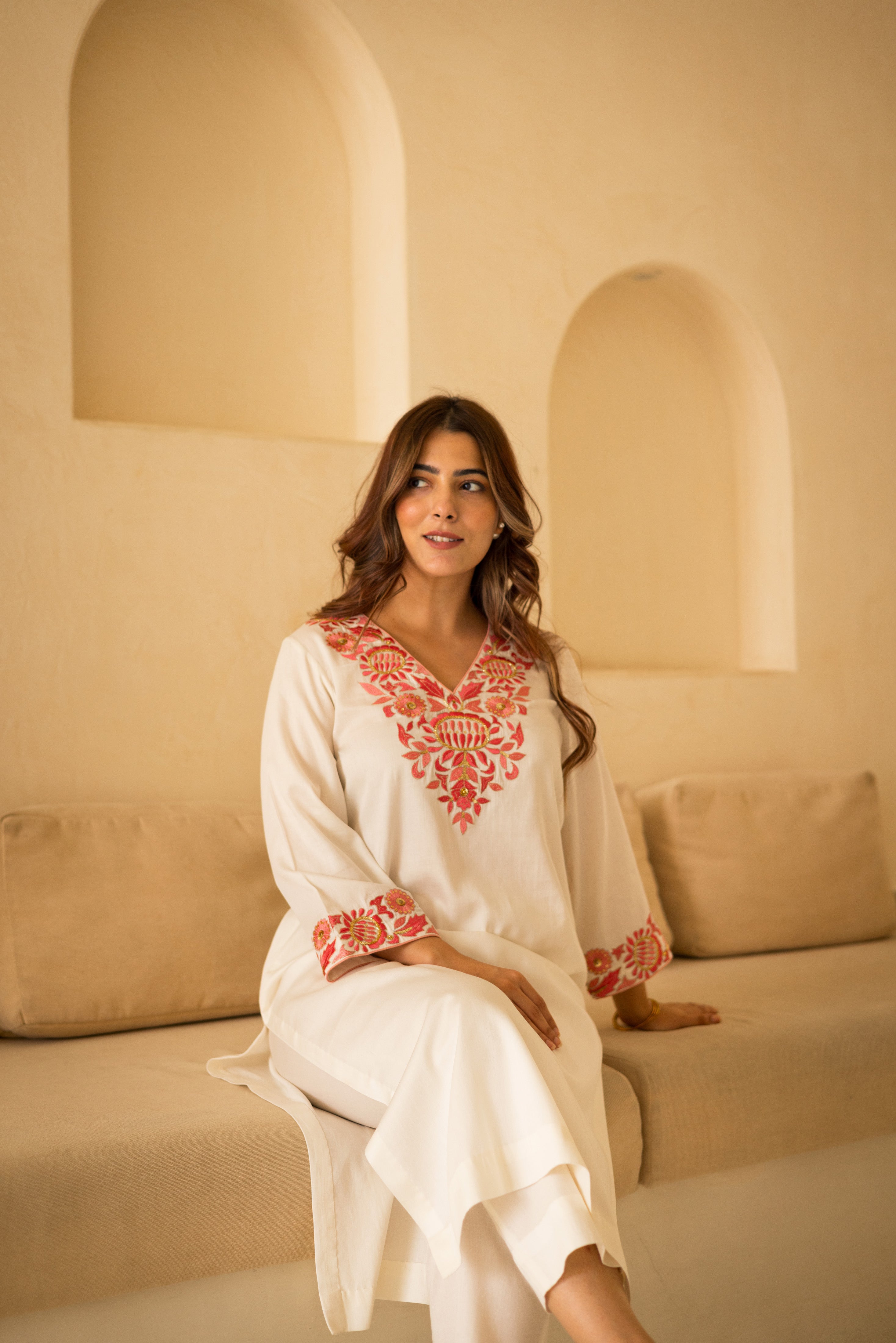 Ivory embroidered kurta set - Set of 2