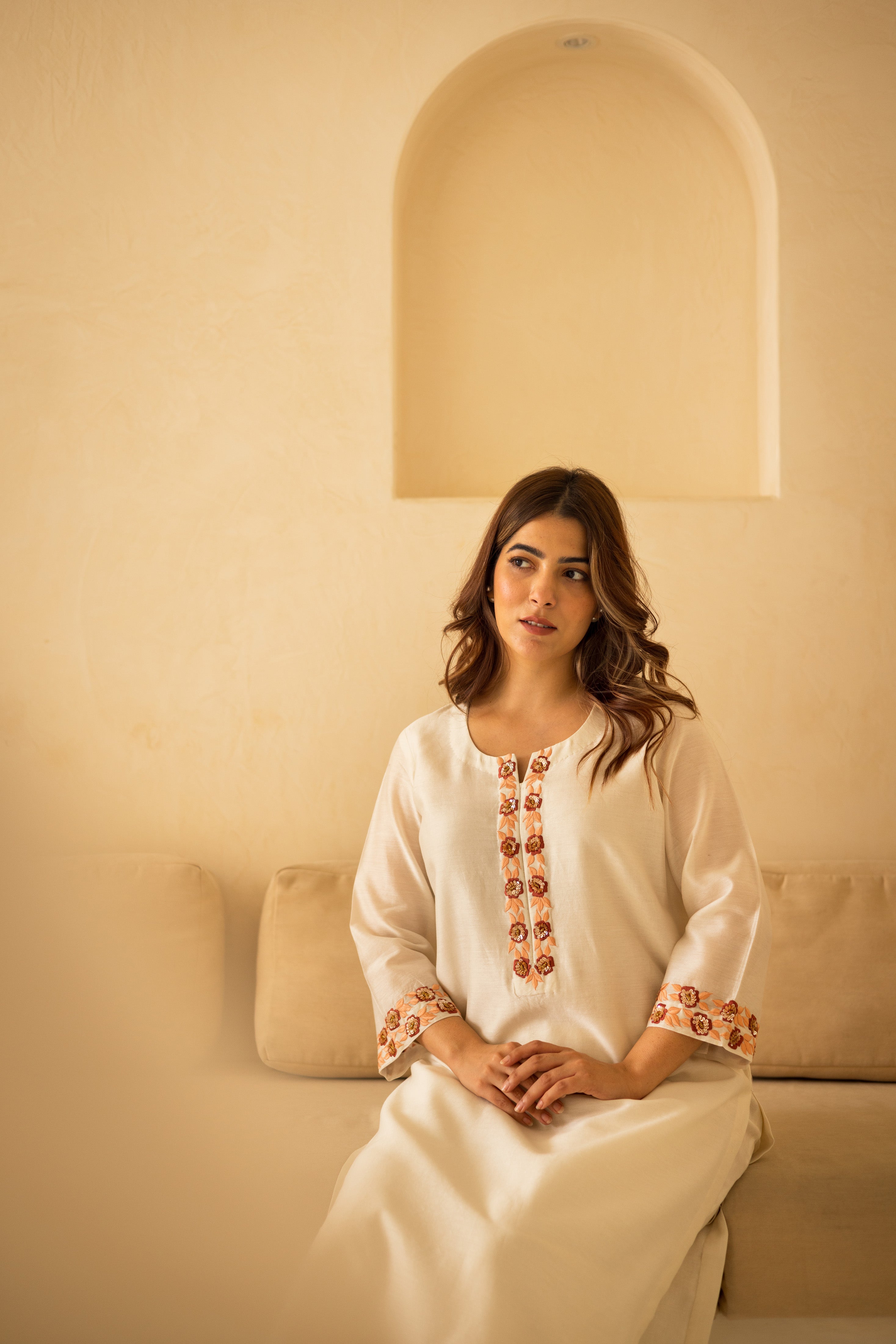 Offwhite embroidered kurta set