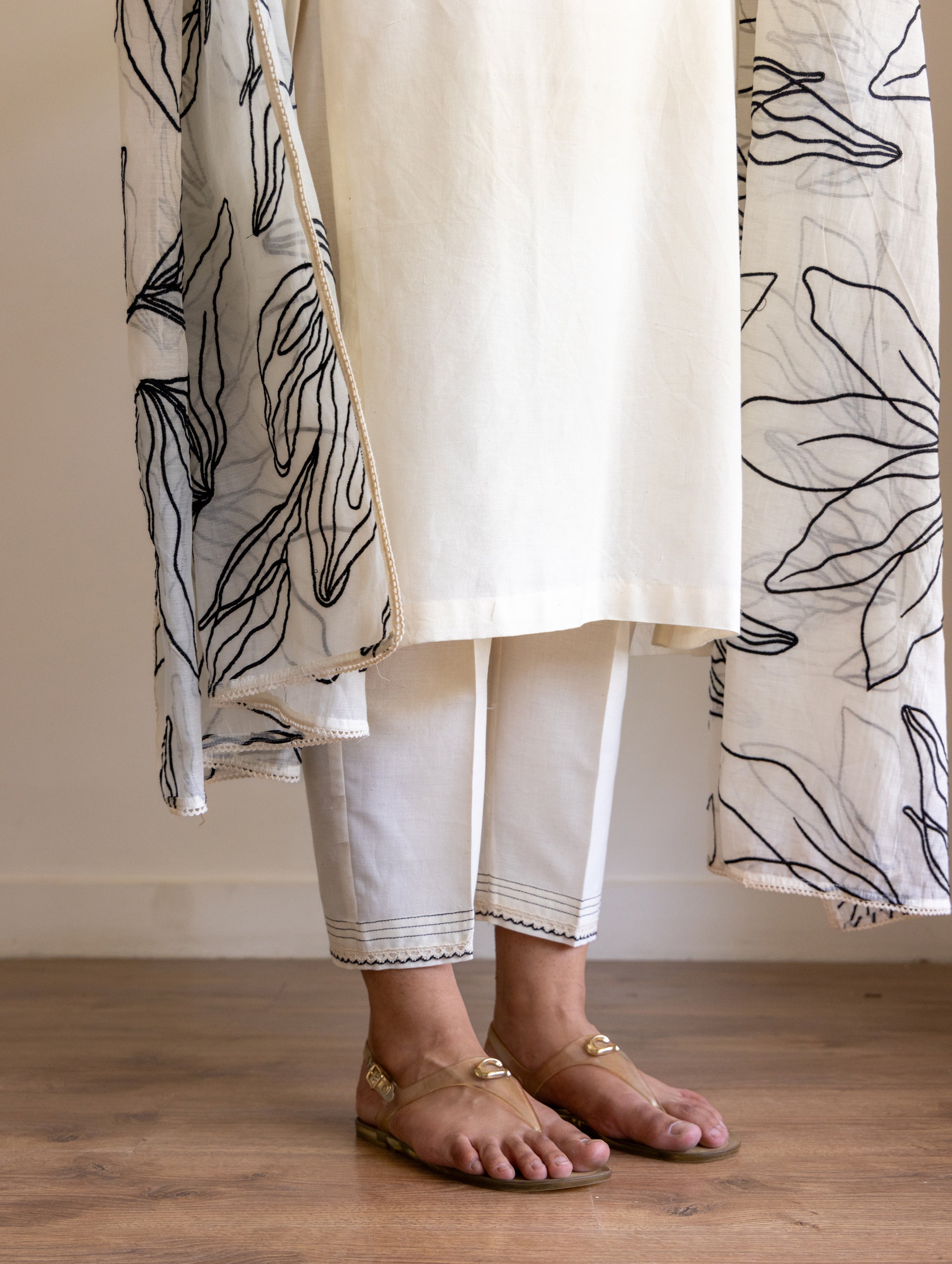 Offwhite cotton black chanderi embroidered dupatta set