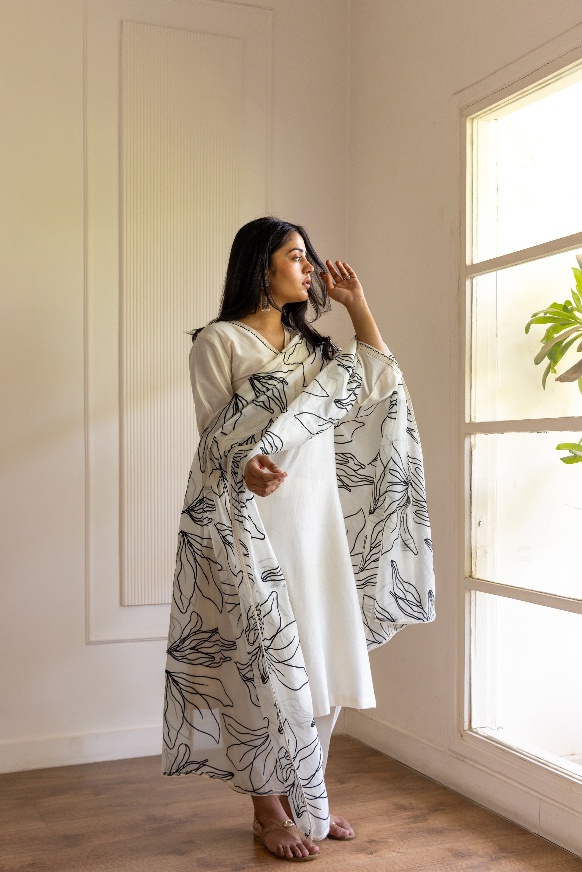 Offwhite cotton black chanderi embroidered dupatta set