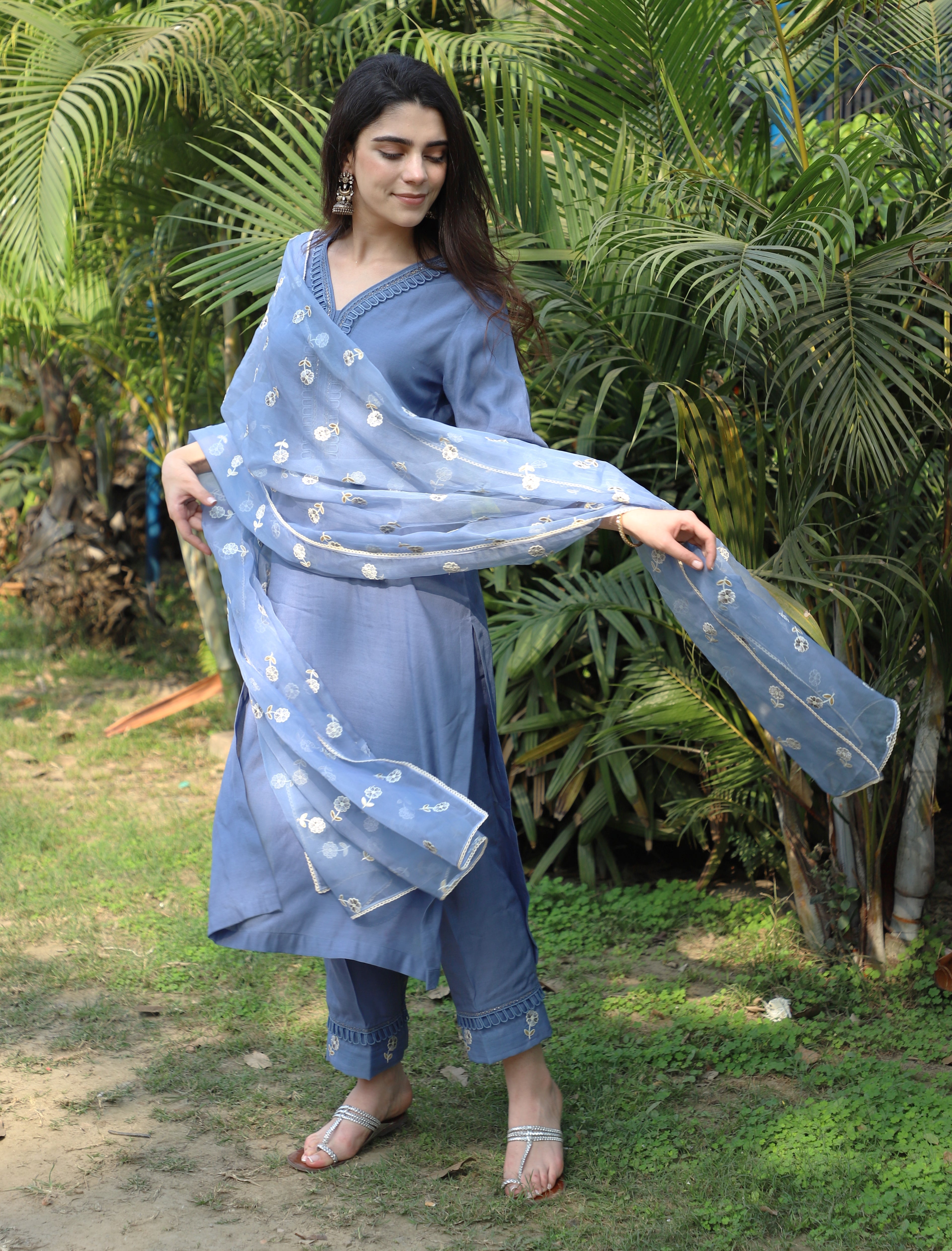 Mauve embroidrered organza dupatta set