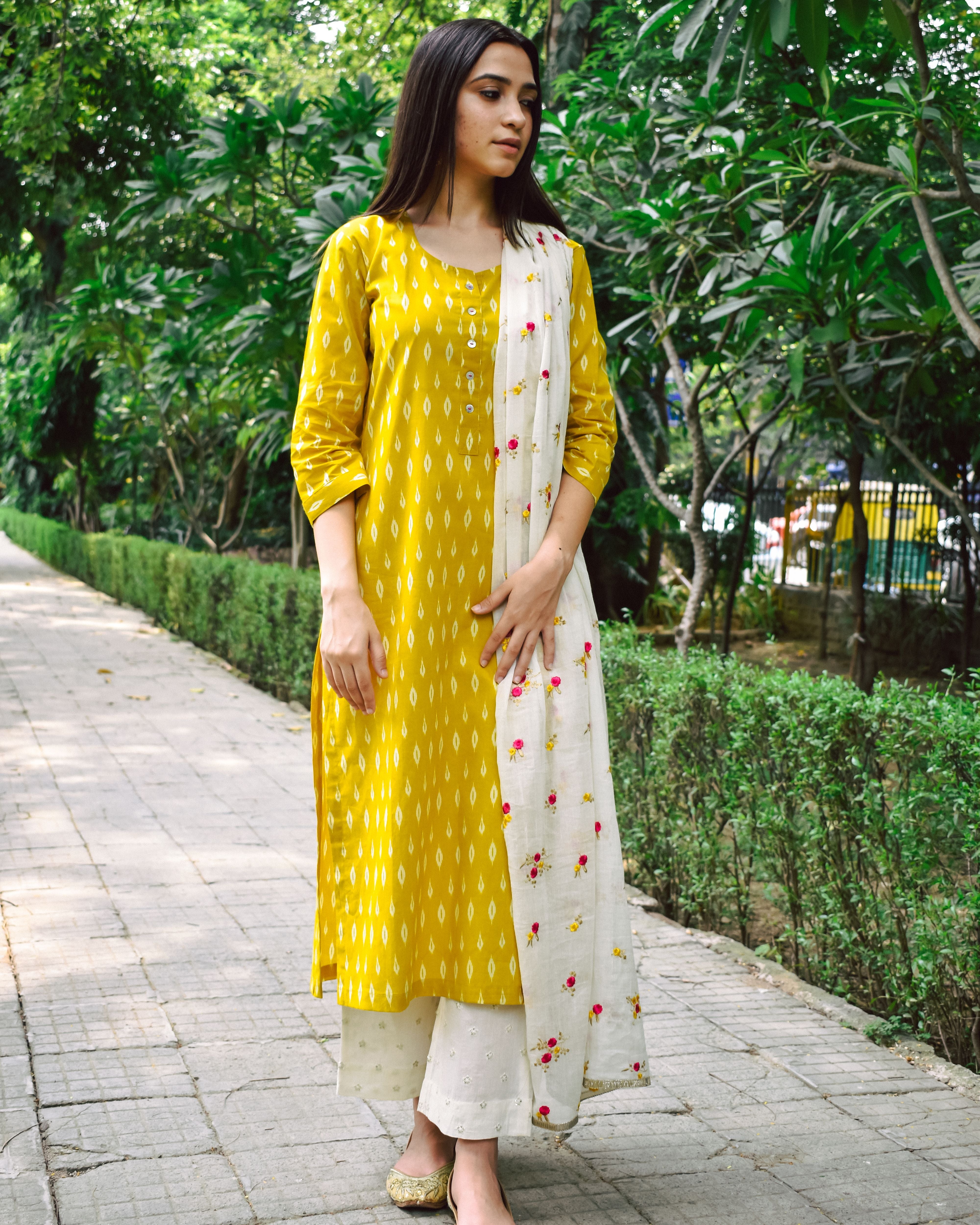 Dandelion ikat printed cotton set