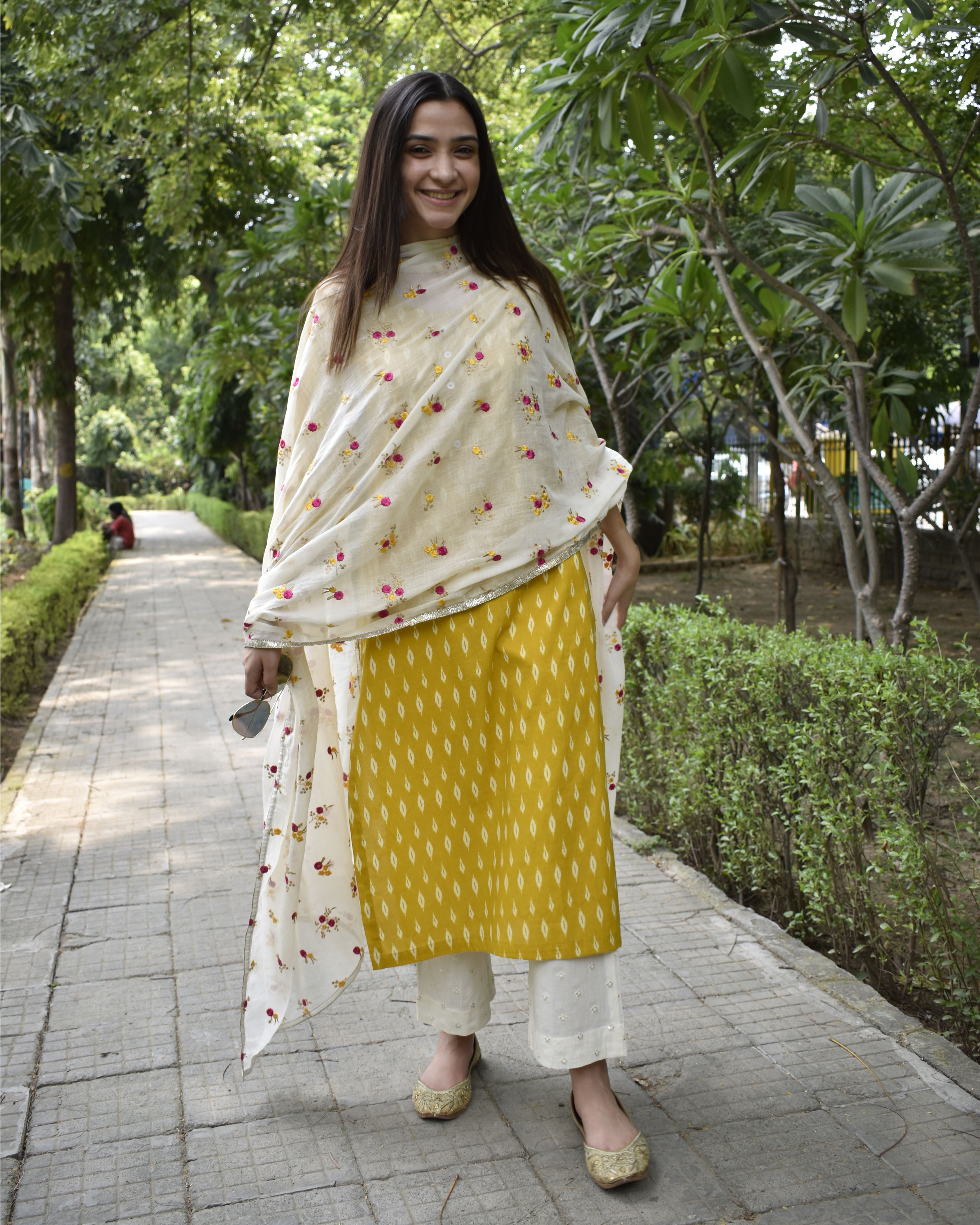 Dandelion ikat printed cotton set