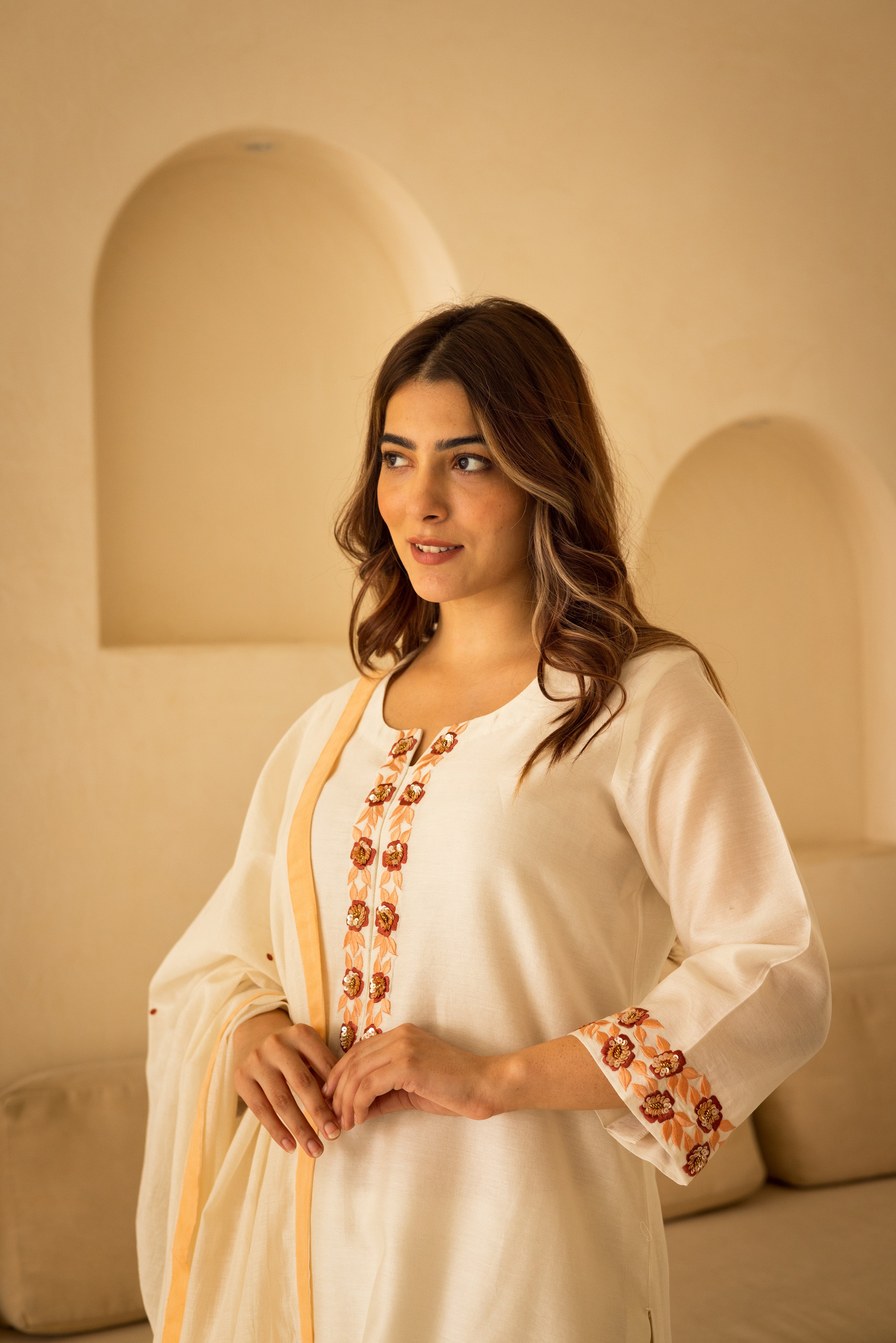 Offwhite embroidered kurta set