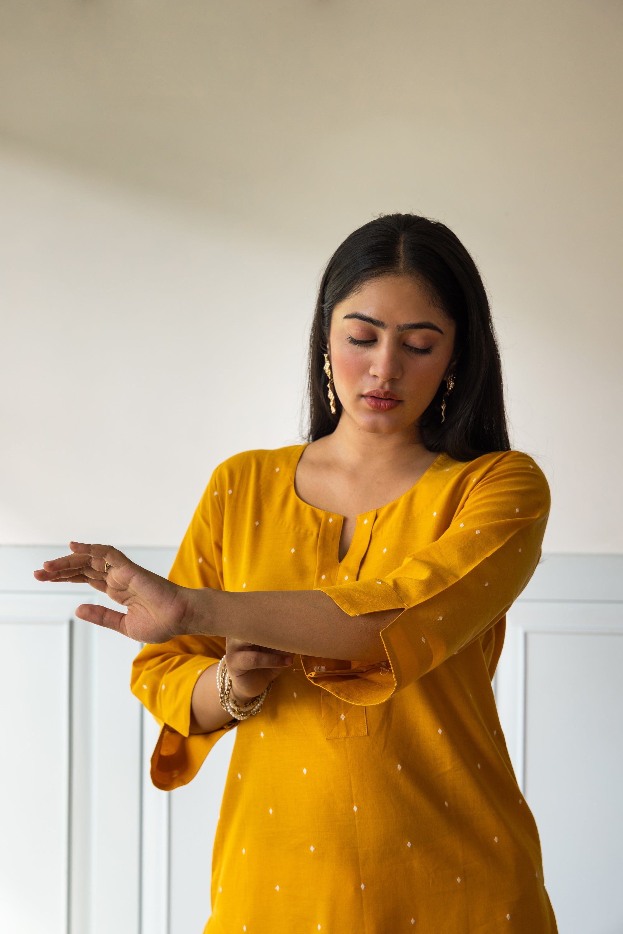 Honey yellow embroidered pants set - Set of 2